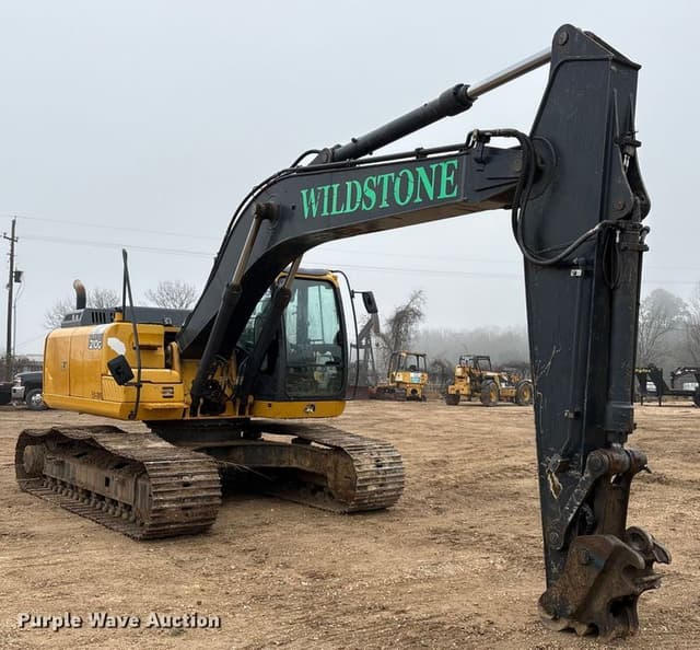 Image of John Deere 210G equipment image 2