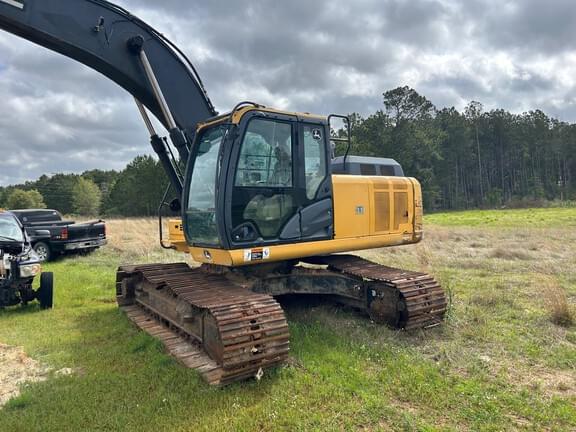 Image of John Deere 210G LC equipment image 1