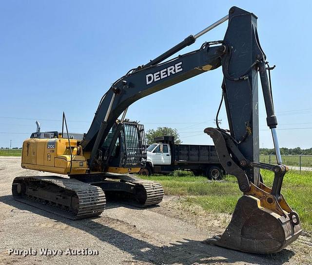 Image of John Deere 210G LC equipment image 2