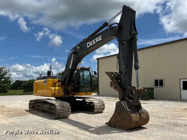 Image of John Deere 210G LC equipment image 2