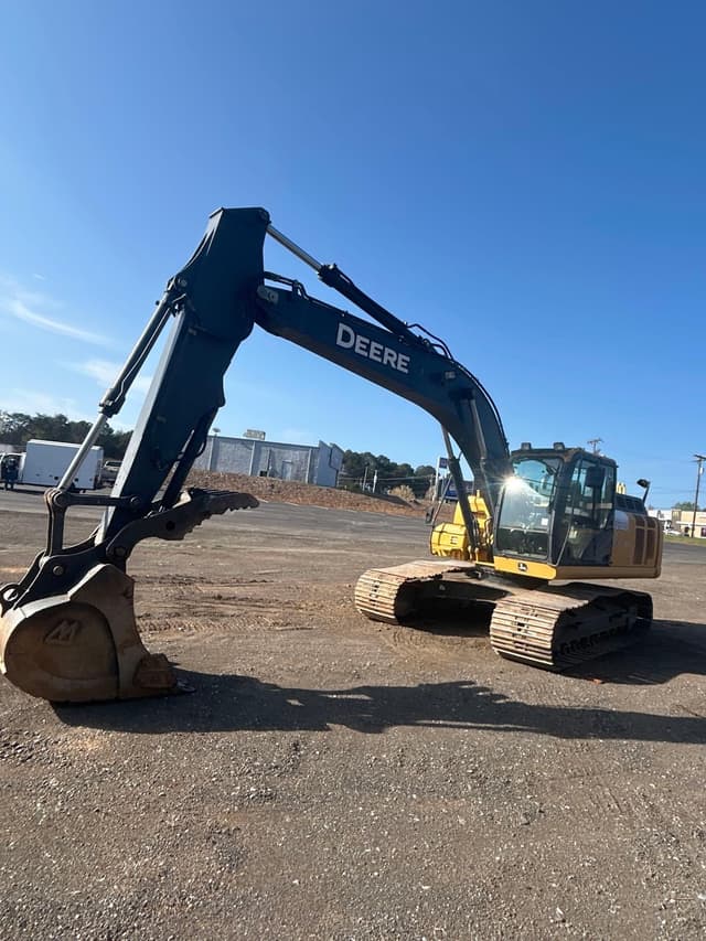 Image of John Deere 210G LC equipment image 2