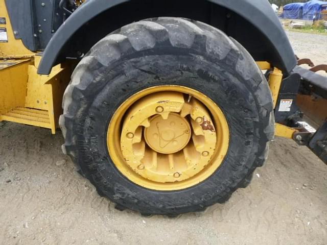 Image of John Deere 210K equipment image 4