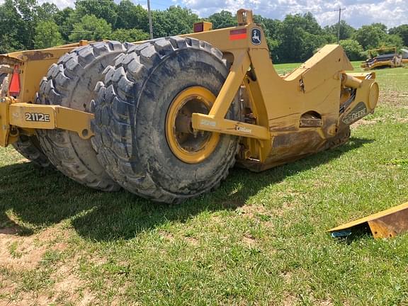 Image of John Deere 2112E equipment image 2