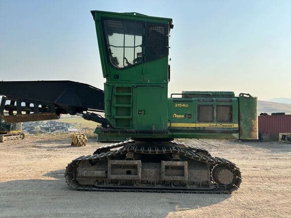 Image of John Deere 2154D equipment image 2