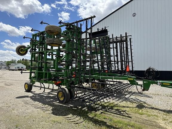 Image of John Deere 2210 equipment image 2