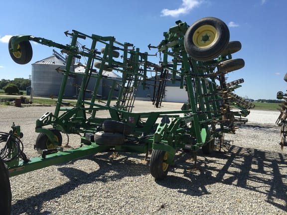 2015 John Deere 2210 Equipment Image0