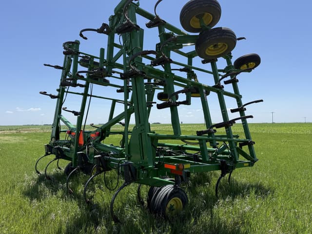Image of John Deere 2210 equipment image 2
