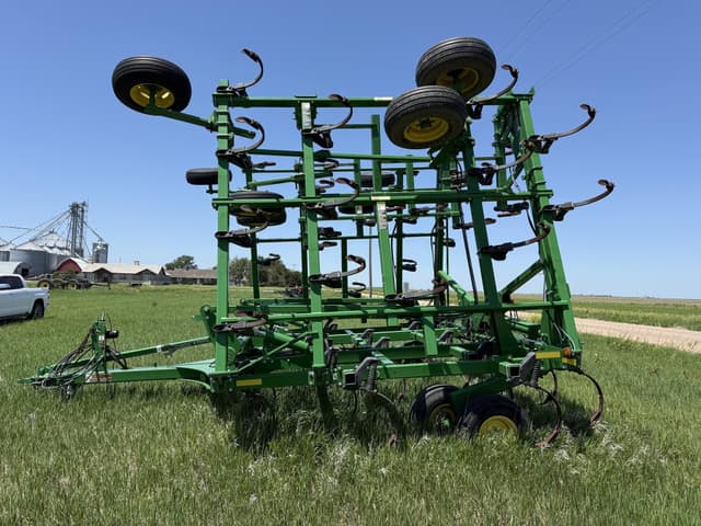 Image of John Deere 2210 equipment image 4