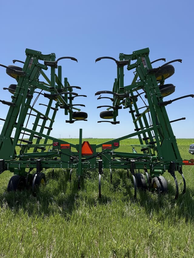 Image of John Deere 2210 equipment image 3