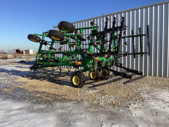 Image of John Deere 2210 equipment image 3