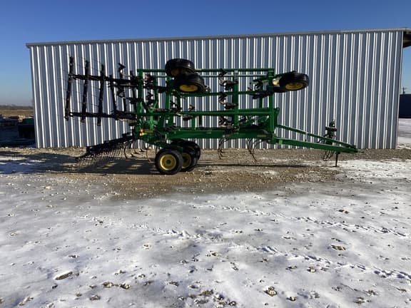 Image of John Deere 2210 equipment image 4