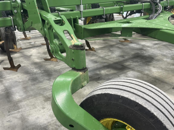 Image of John Deere 2210 equipment image 2