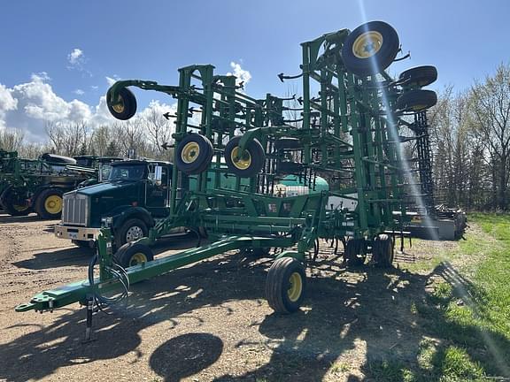 Image of John Deere 2210 equipment image 1