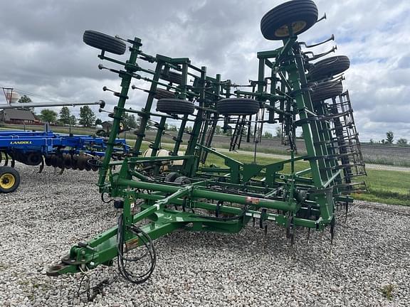 Image of John Deere 2210L Primary image
