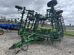 2015 John Deere 2210L Image