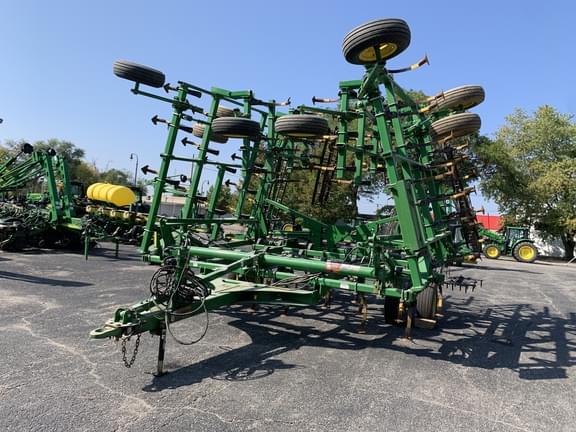 Image of John Deere 2210L equipment image 3