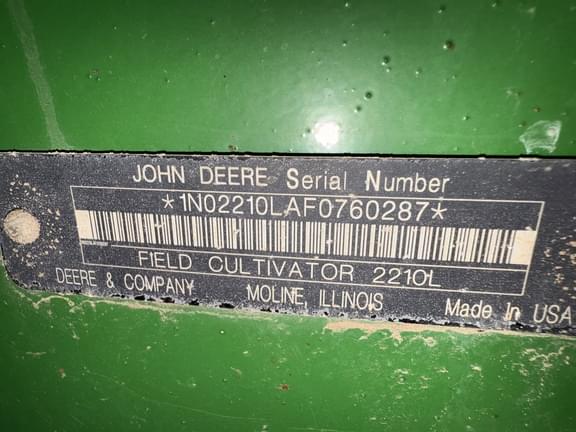 Image of John Deere 2210L equipment image 4