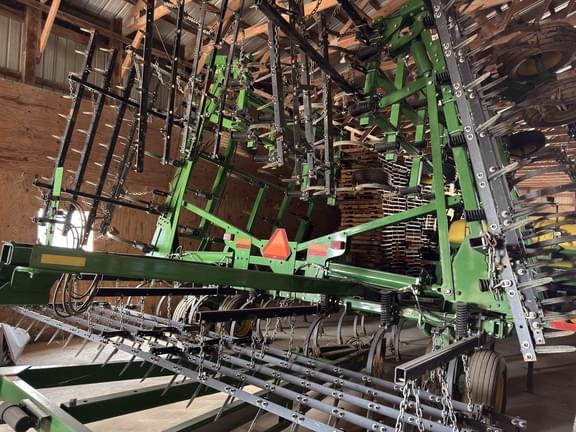 Image of John Deere 2210L equipment image 1