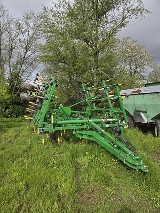 Image of John Deere 2210L Image 1