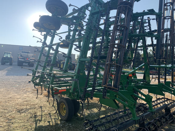 Main image John Deere 2210