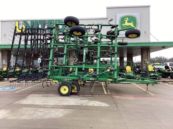 Image of John Deere 2210 equipment image 4