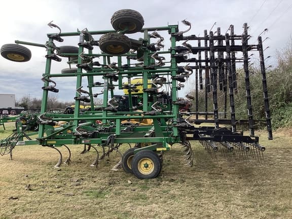 Image of John Deere 2210 Primary image