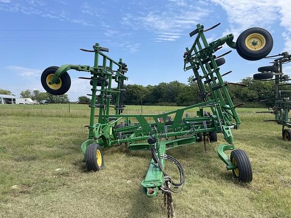 Image of John Deere 2410 equipment image 1