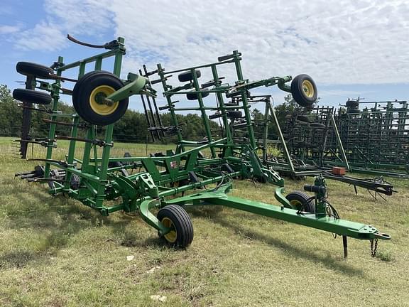 Image of John Deere 2410 equipment image 2