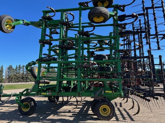 Image of John Deere 2410 equipment image 4