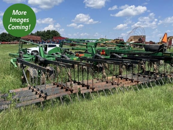 2015 John Deere 2410 Equipment Image0