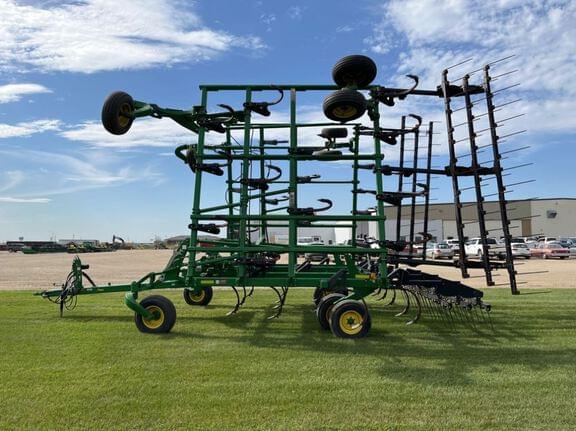 Image of John Deere 2410 equipment image 1