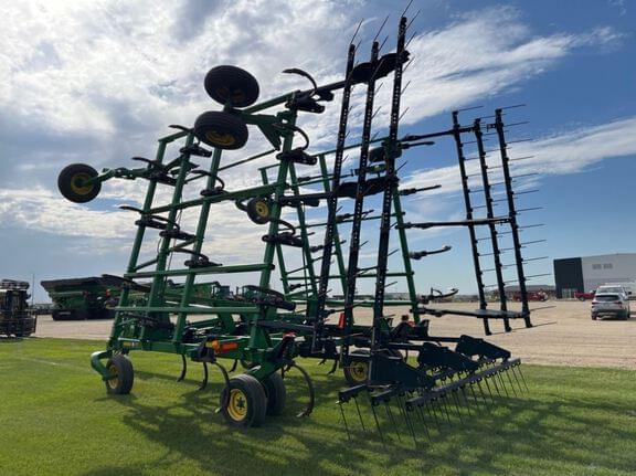 Image of John Deere 2410 equipment image 2