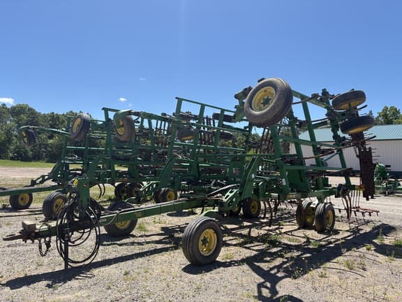 Image of John Deere 2410 equipment image 1
