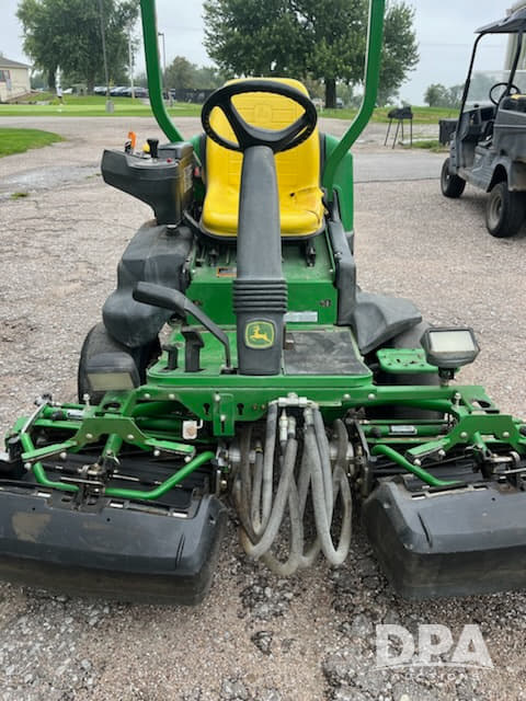 Image of John Deere 2500B equipment image 3