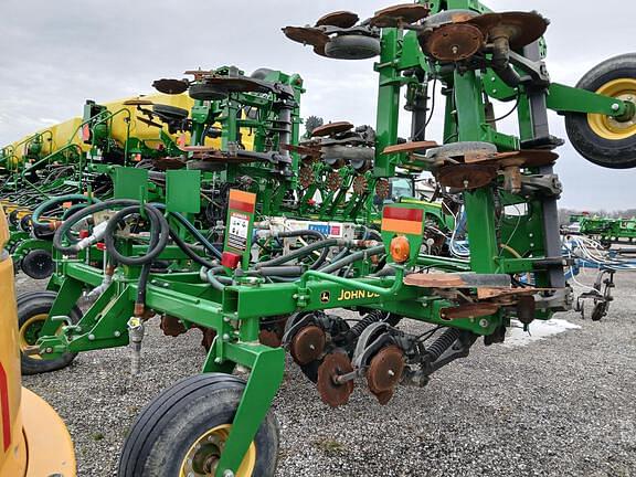 Image of John Deere 2510H equipment image 3