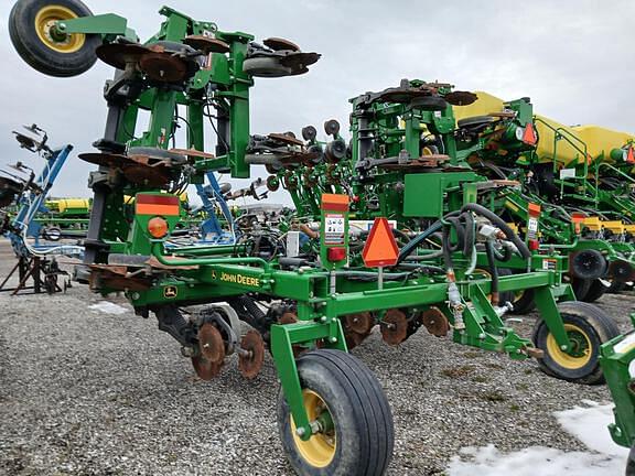 Image of John Deere 2510H equipment image 2