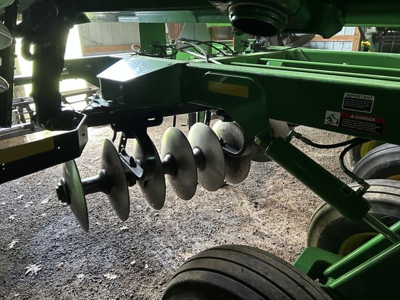 Image of John Deere 2623 equipment image 3