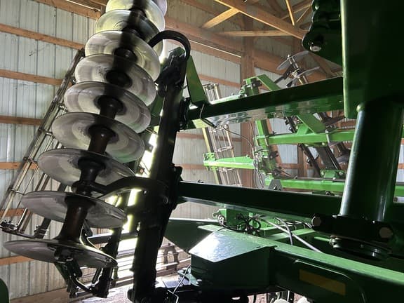 Image of John Deere 2623 equipment image 4