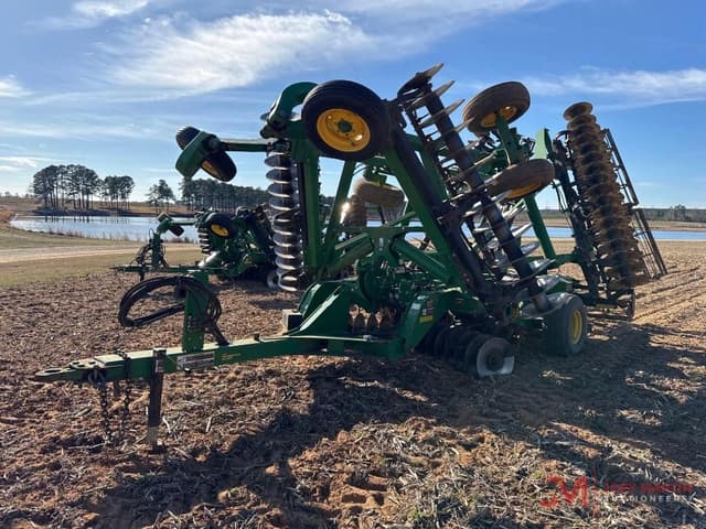 Image of John Deere 2623VT equipment image 3