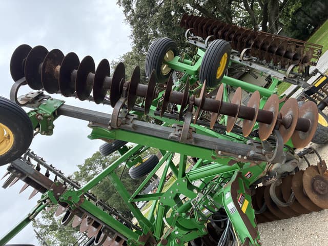 Image of John Deere 2623VT equipment image 1