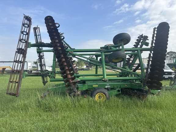 Image of John Deere 2623VT equipment image 1