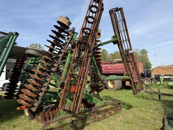 Image of John Deere 2623VT equipment image 1