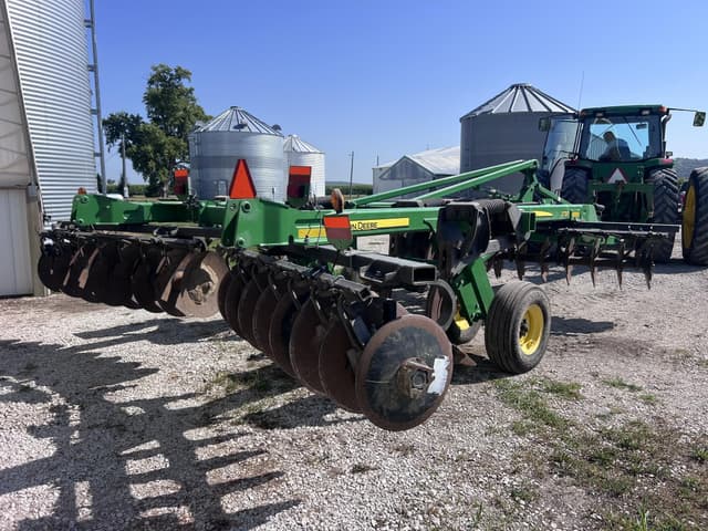 Image of John Deere 2720 equipment image 4