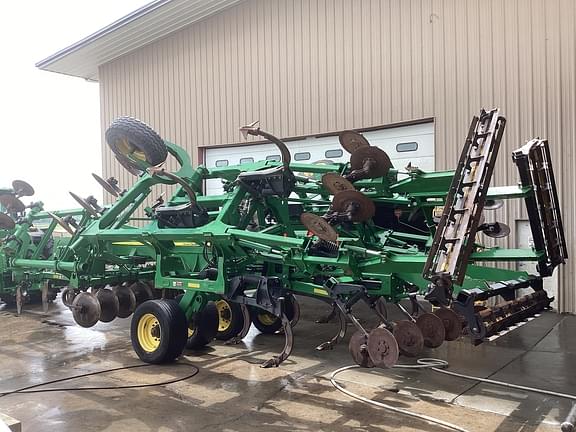 Image of John Deere 2730 equipment image 3