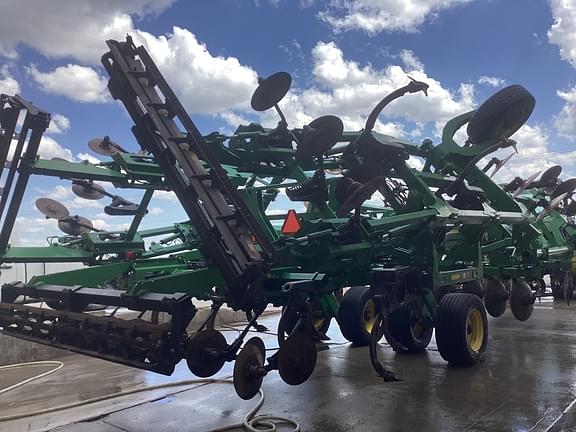 Image of John Deere 2730 equipment image 4