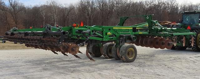 Image of John Deere 2730 equipment image 4