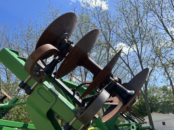 Image of John Deere 2730 equipment image 3