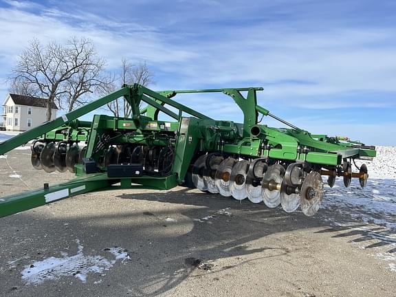 Image of John Deere 2730 equipment image 1