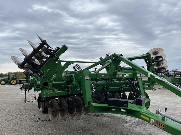 Image of John Deere 2730 equipment image 2
