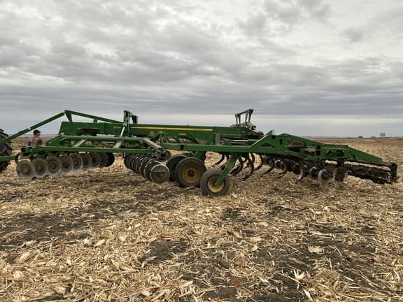 Image of John Deere 2730 equipment image 2